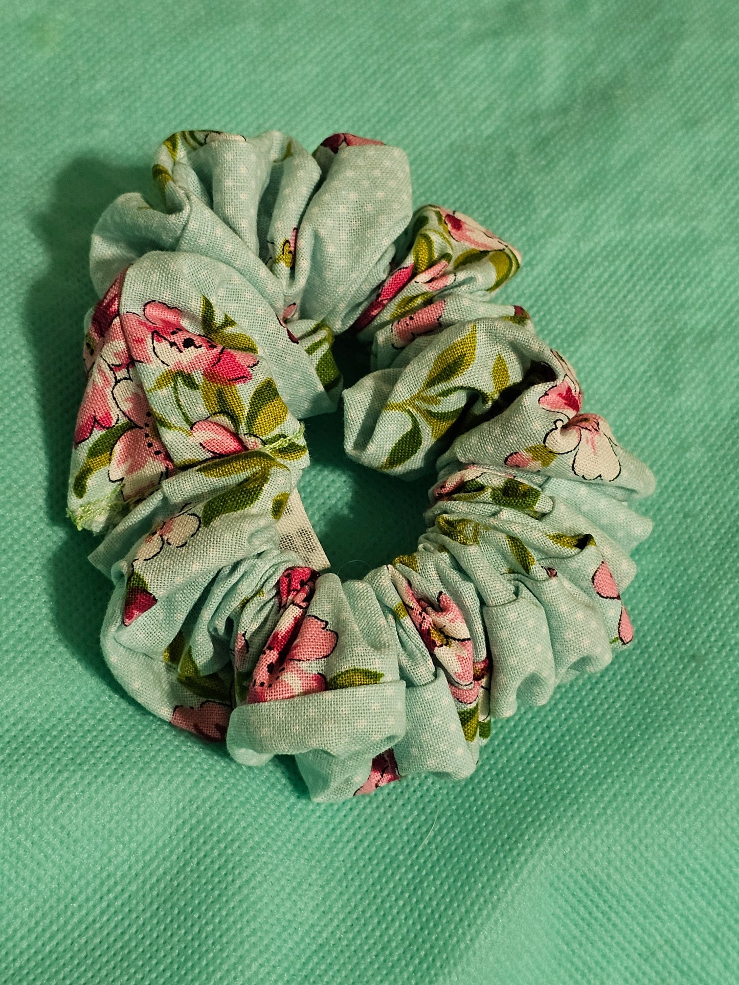 Standard light green scrunche with flowers